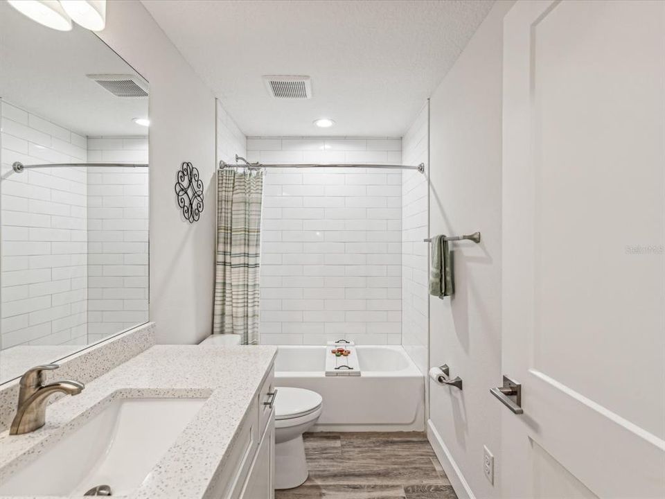 待售: $450,000 (2 贝兹, 2 浴室, 1701 平方英尺)