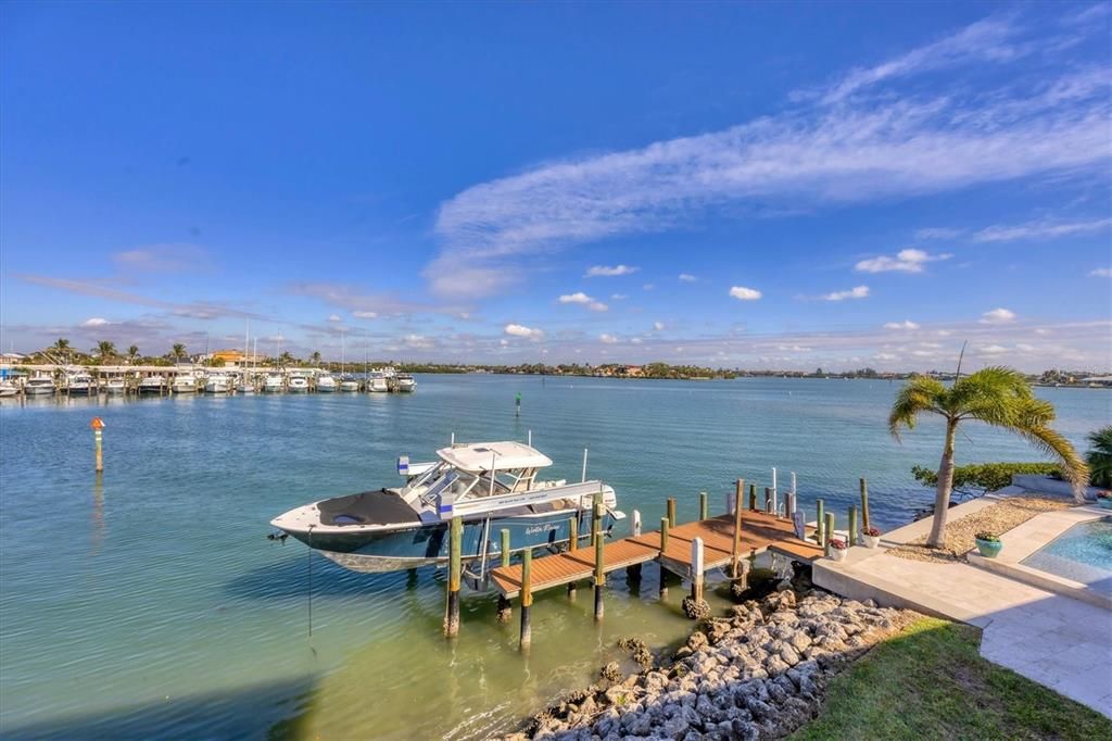 На продажу: $2,490,000 (5 спален, 5 ванн, 4490 Квадратных фут)