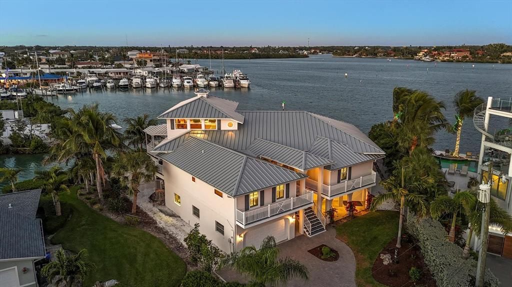 На продажу: $2,490,000 (5 спален, 5 ванн, 4490 Квадратных фут)