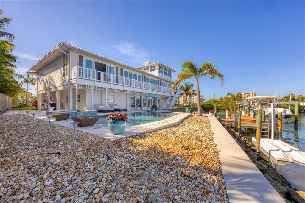 На продажу: $2,490,000 (5 спален, 5 ванн, 4490 Квадратных фут)