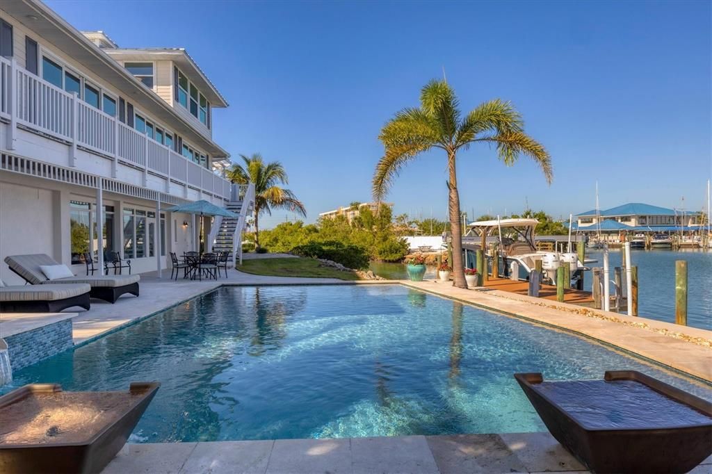 На продажу: $2,490,000 (5 спален, 5 ванн, 4490 Квадратных фут)