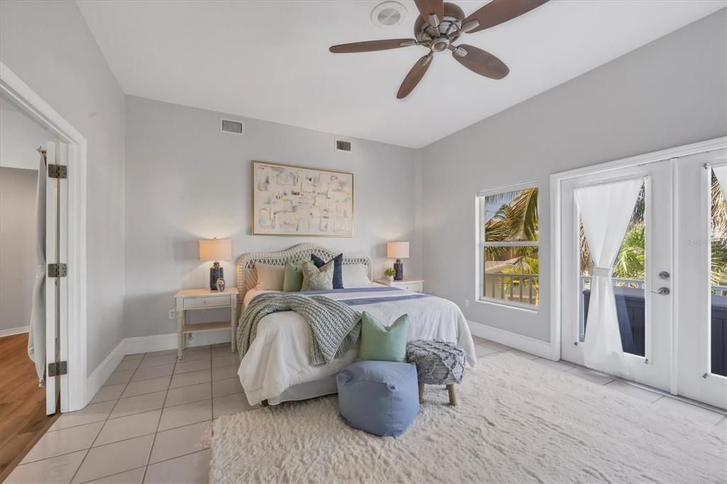 На продажу: $2,490,000 (5 спален, 5 ванн, 4490 Квадратных фут)