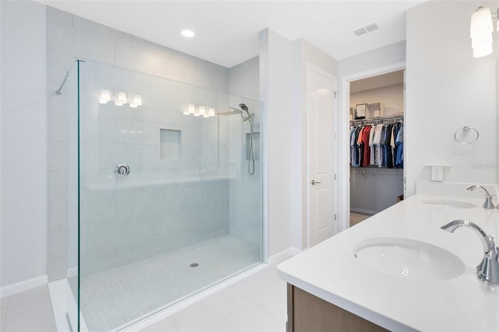 待售: $610,000 (4 贝兹, 3 浴室, 2530 平方英尺)