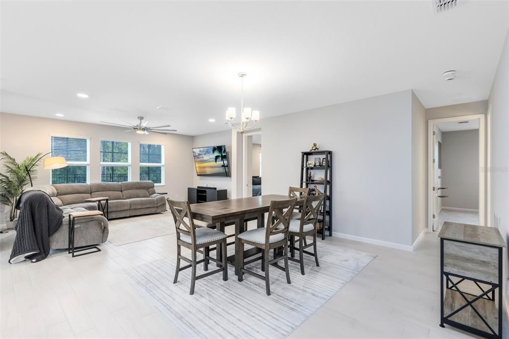 待售: $610,000 (4 贝兹, 3 浴室, 2530 平方英尺)