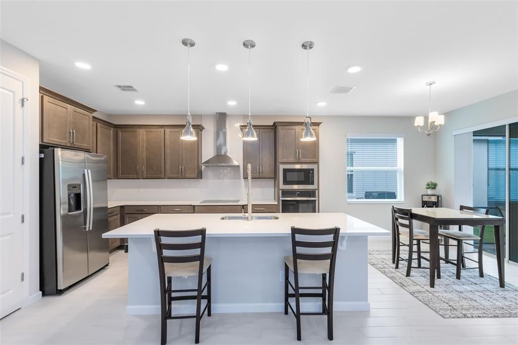 待售: $610,000 (4 贝兹, 3 浴室, 2530 平方英尺)