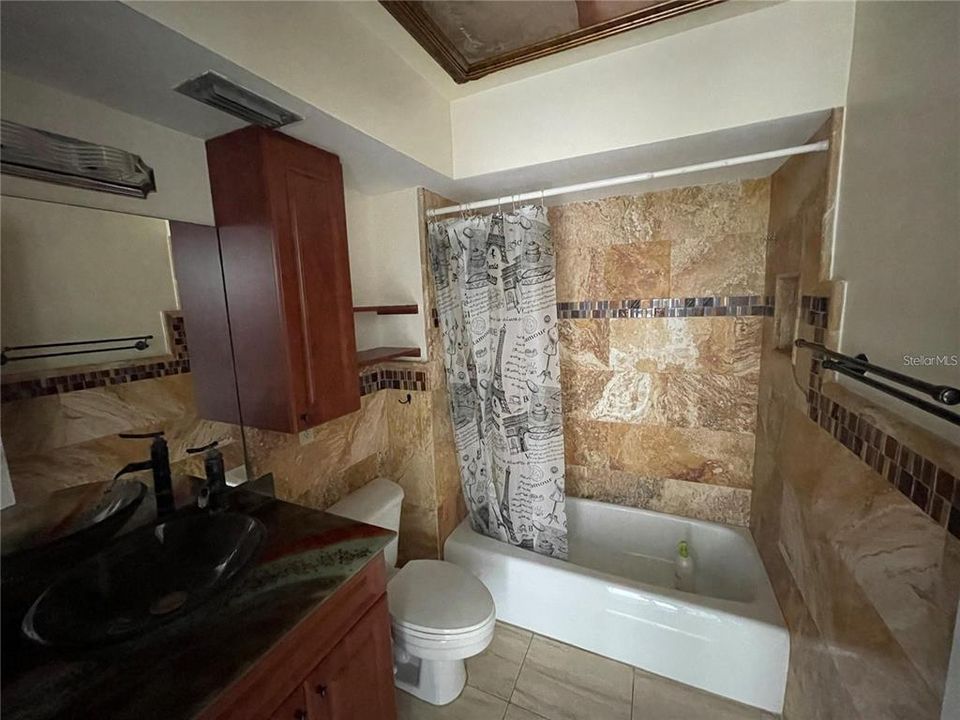 For Rent: $1,850 (2 beds, 2 baths, 1240 Square Feet)