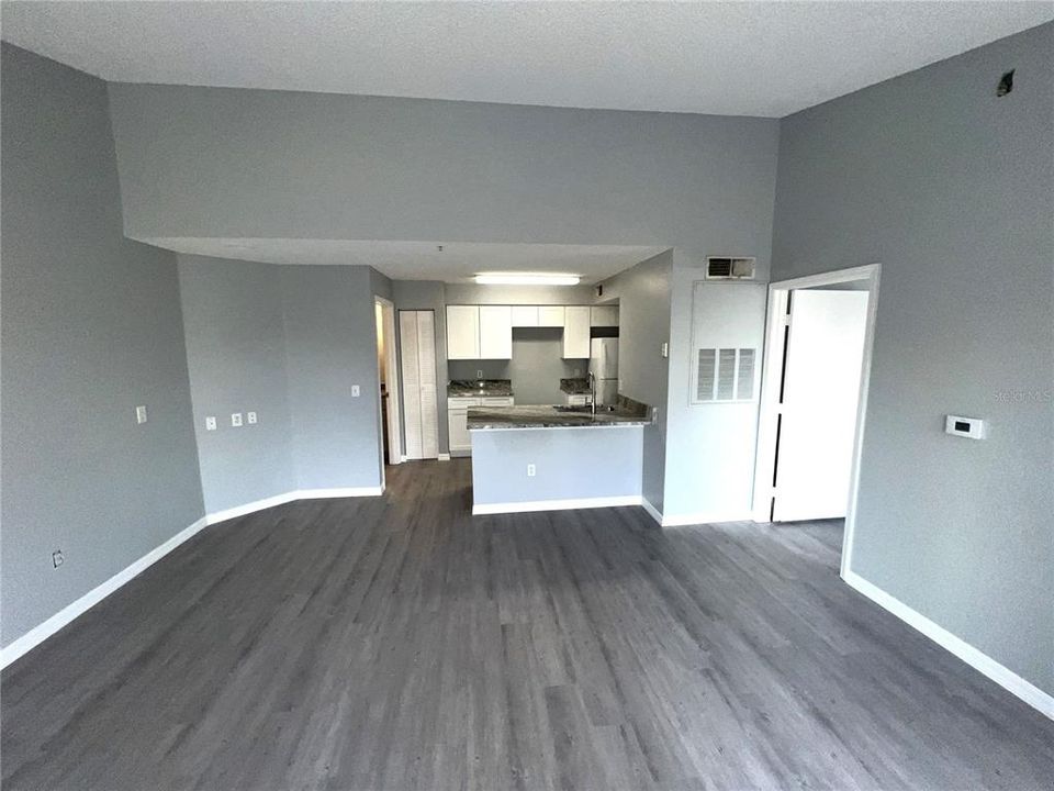 出租: $1,550 (2 贝兹, 2 浴室, 1026 平方英尺)