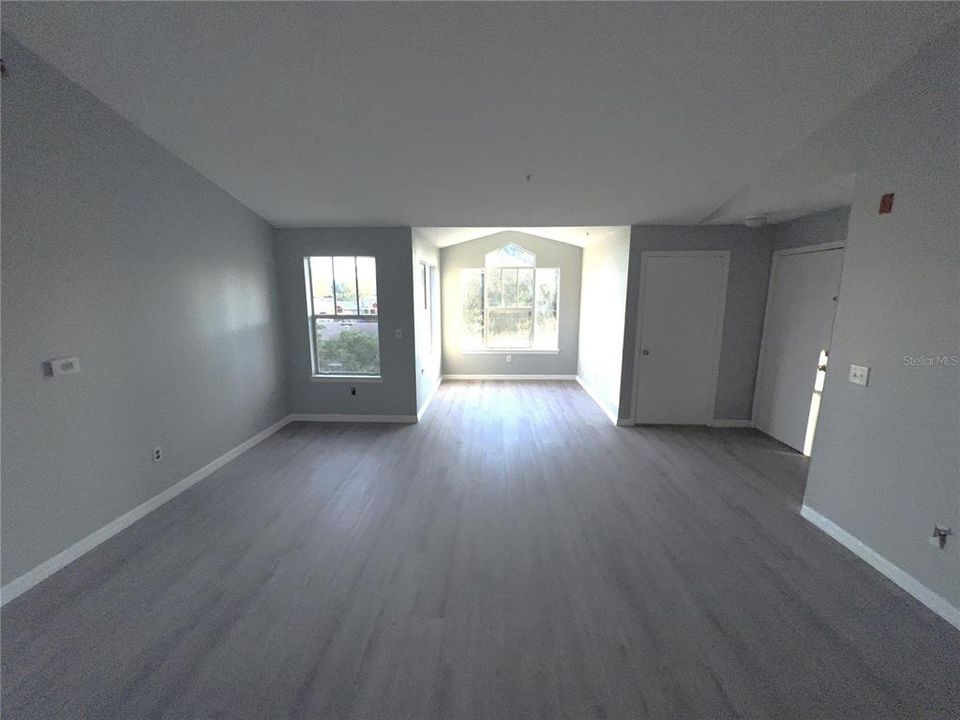 出租: $1,550 (2 贝兹, 2 浴室, 1026 平方英尺)