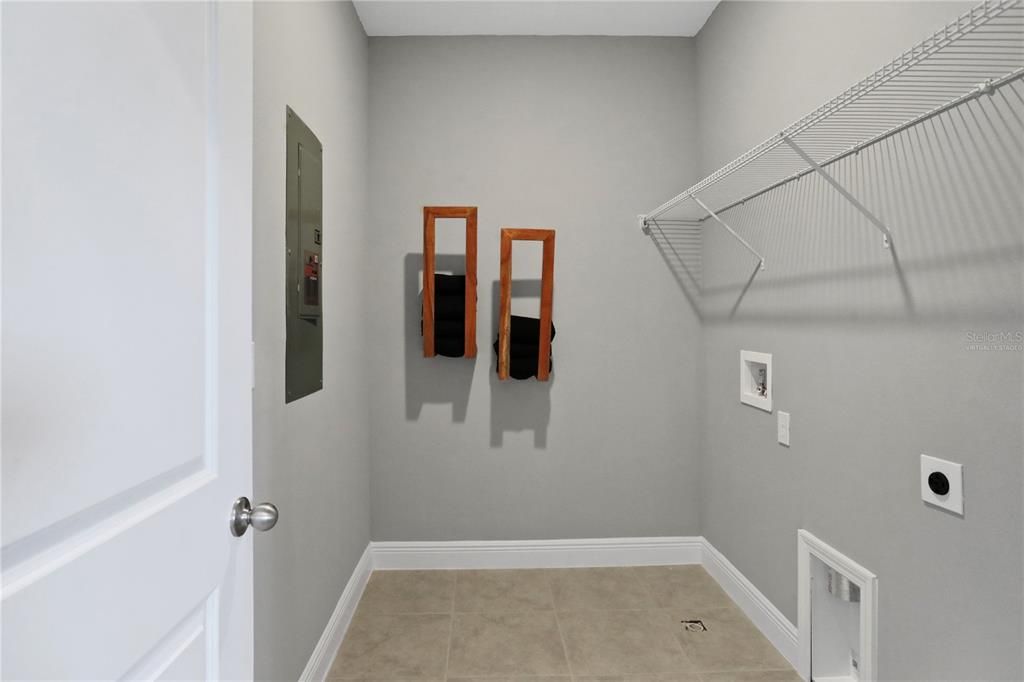 For Sale: $457,540 (3 beds, 2 baths, 1644 Square Feet)