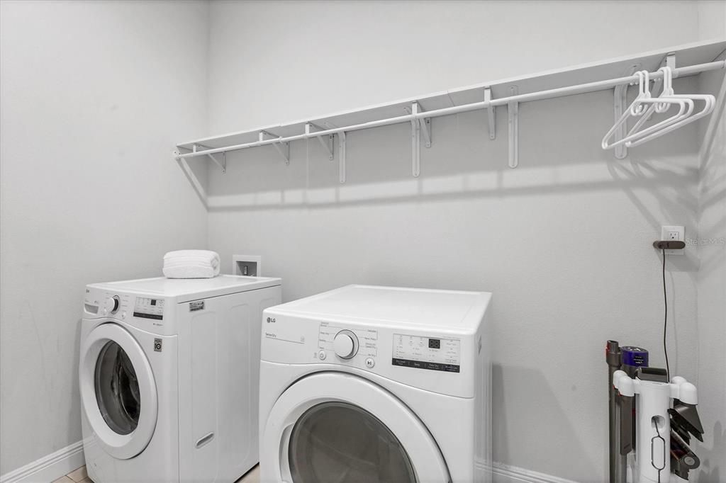 For Sale: $695,000 (2 beds, 2 baths, 1950 Square Feet)