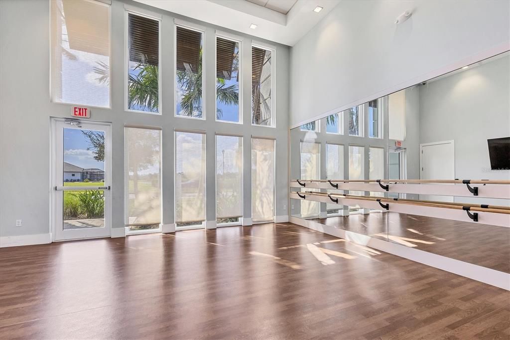 For Sale: $695,000 (2 beds, 2 baths, 1950 Square Feet)