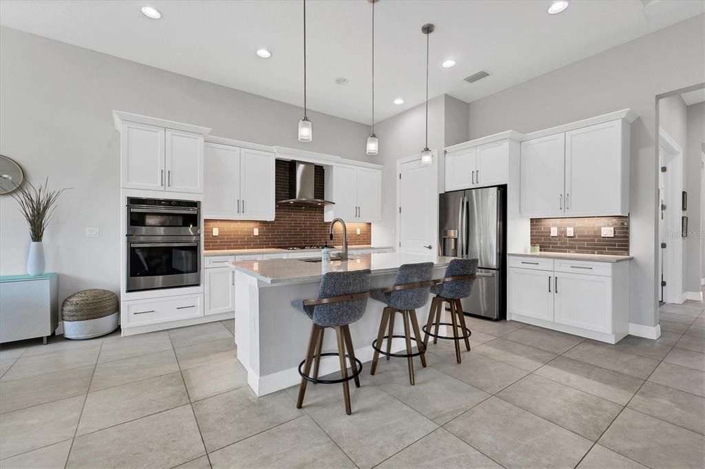 For Sale: $695,000 (2 beds, 2 baths, 1950 Square Feet)