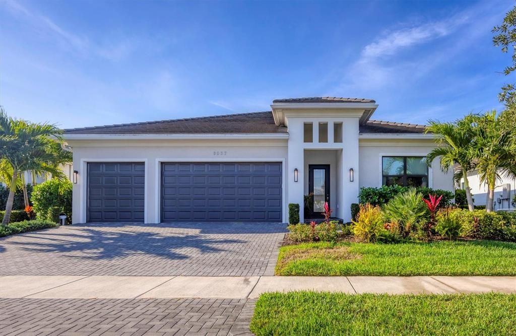 For Sale: $695,000 (2 beds, 2 baths, 1950 Square Feet)