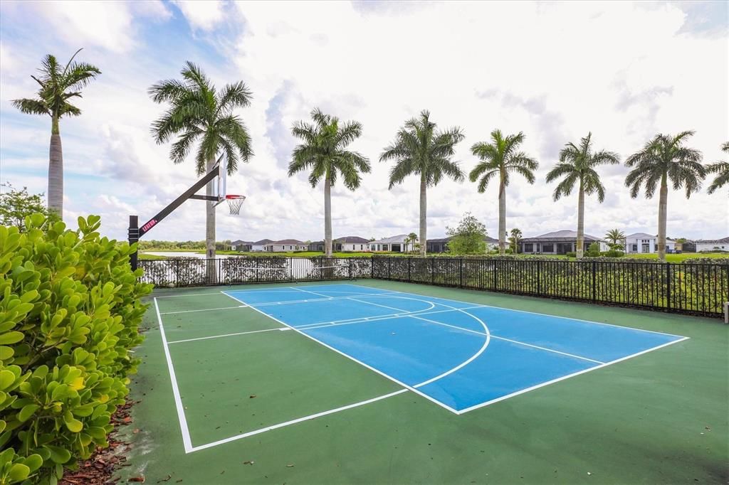 For Sale: $695,000 (2 beds, 2 baths, 1950 Square Feet)