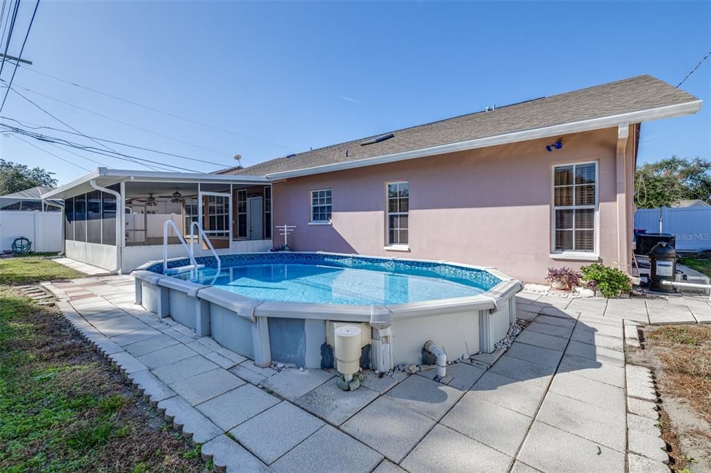 For Sale: $475,000 (4 beds, 2 baths, 2066 Square Feet)