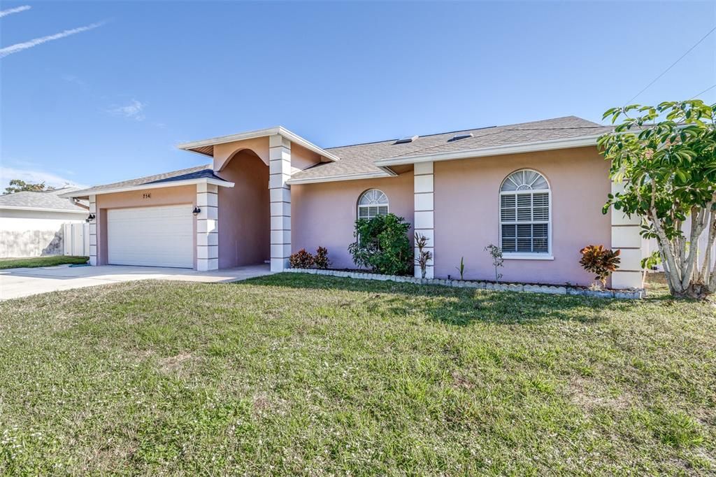For Sale: $475,000 (4 beds, 2 baths, 2066 Square Feet)