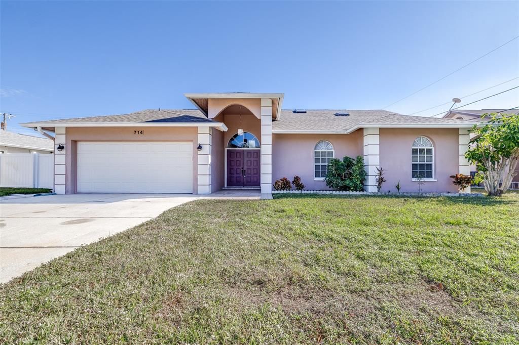 For Sale: $475,000 (4 beds, 2 baths, 2066 Square Feet)