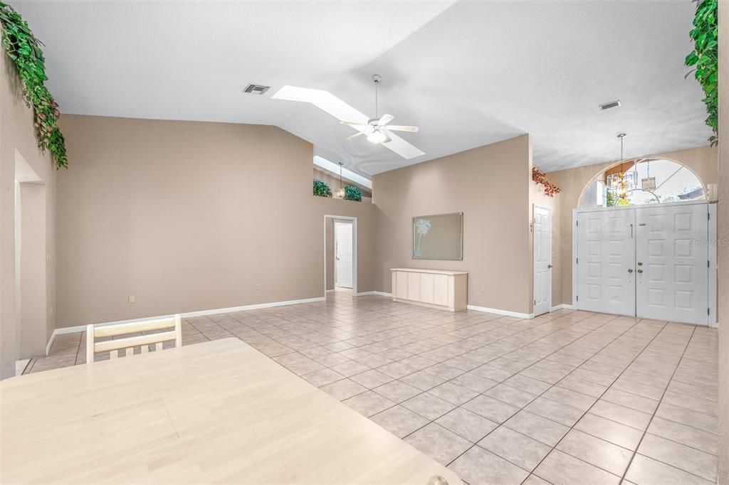 For Sale: $475,000 (4 beds, 2 baths, 2066 Square Feet)