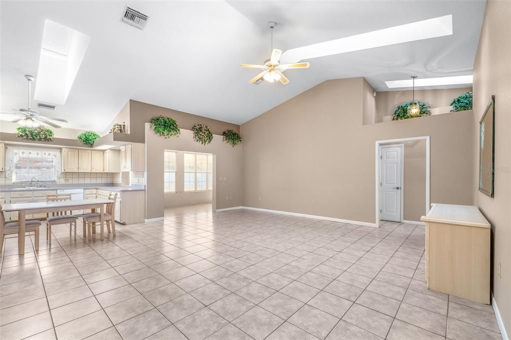 For Sale: $475,000 (4 beds, 2 baths, 2066 Square Feet)