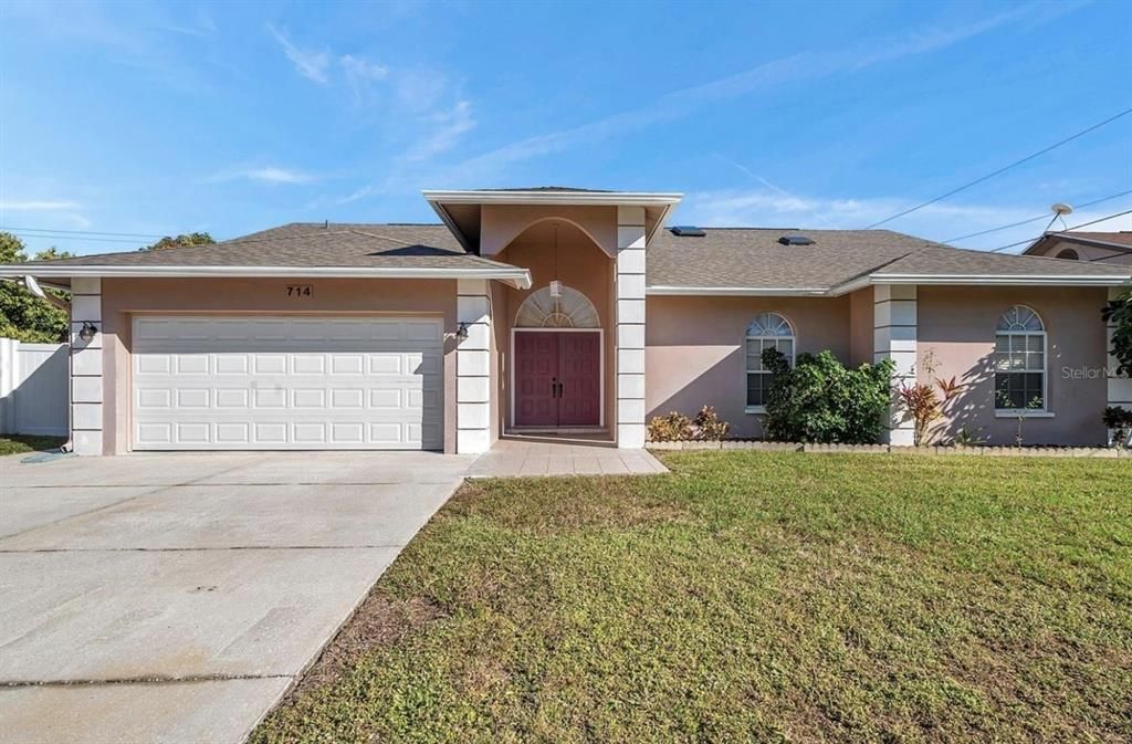 For Sale: $475,000 (4 beds, 2 baths, 2066 Square Feet)