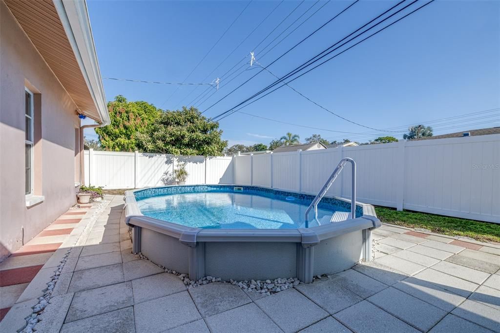 For Sale: $475,000 (4 beds, 2 baths, 2066 Square Feet)