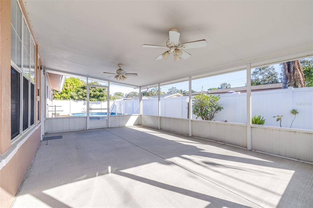 For Sale: $475,000 (4 beds, 2 baths, 2066 Square Feet)