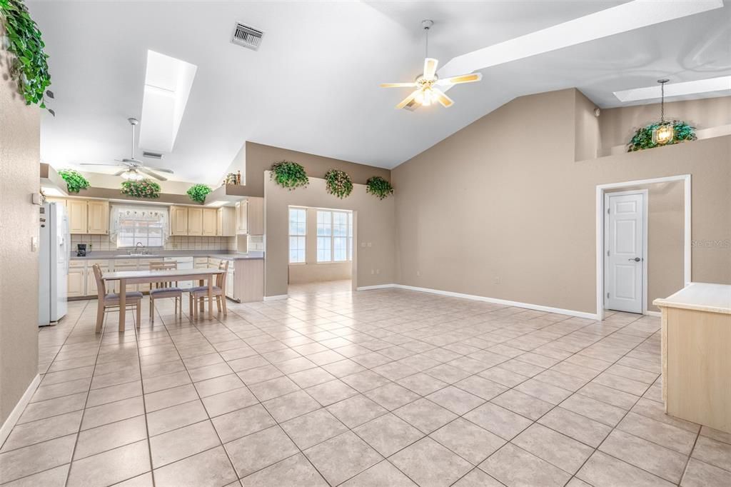 For Sale: $475,000 (4 beds, 2 baths, 2066 Square Feet)