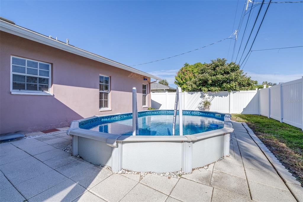 For Sale: $475,000 (4 beds, 2 baths, 2066 Square Feet)