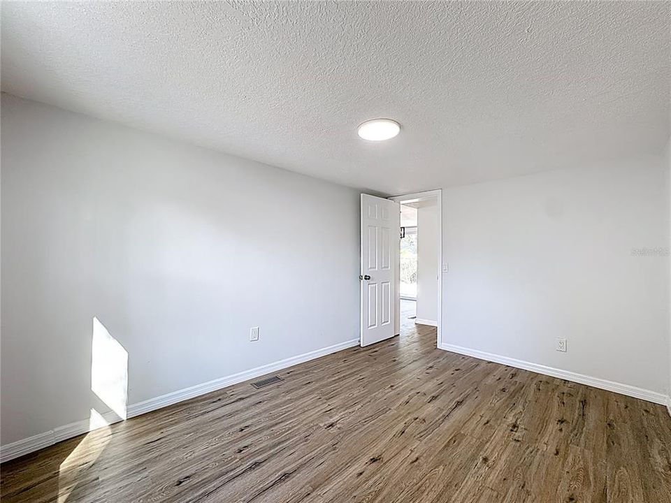 For Sale: $230,000 (3 beds, 2 baths, 1144 Square Feet)