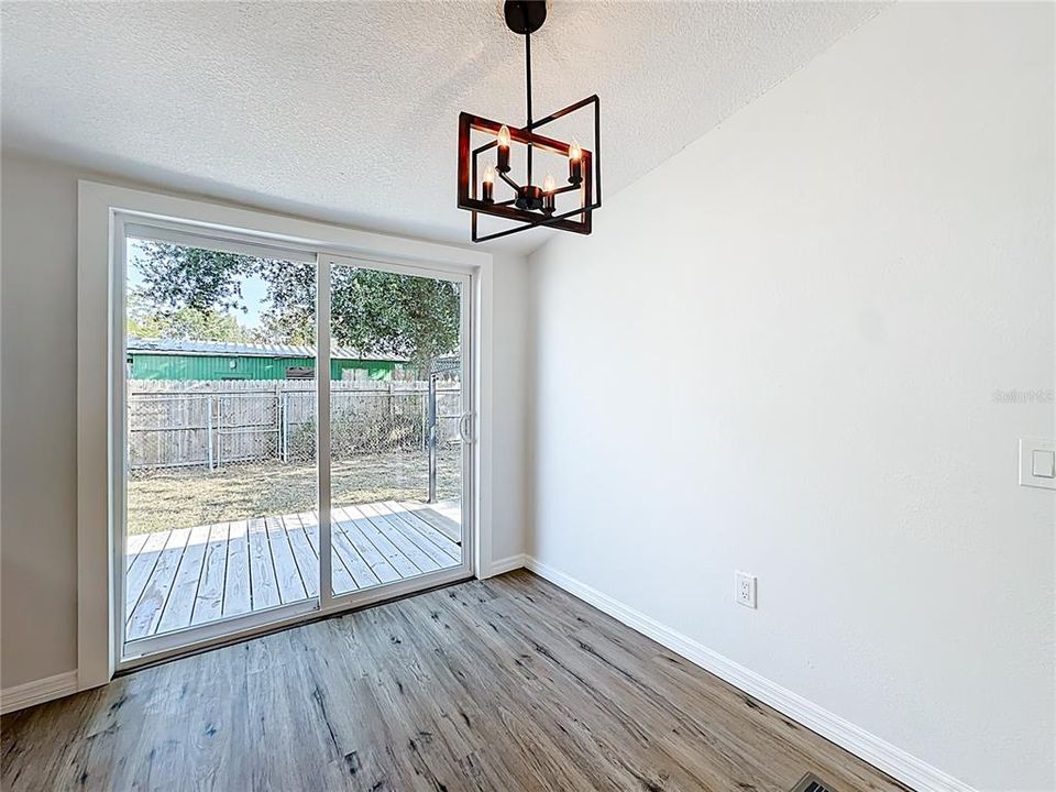 For Sale: $230,000 (3 beds, 2 baths, 1144 Square Feet)