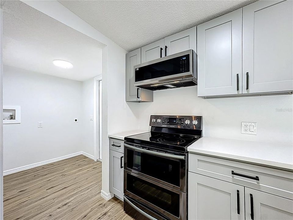 For Sale: $230,000 (3 beds, 2 baths, 1144 Square Feet)