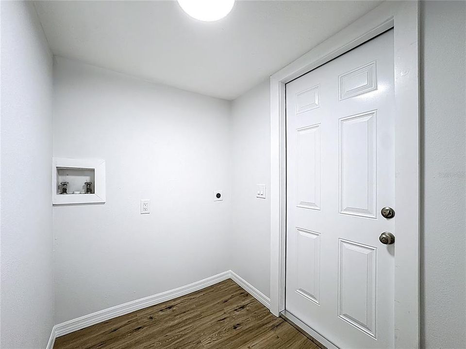 For Sale: $230,000 (3 beds, 2 baths, 1144 Square Feet)