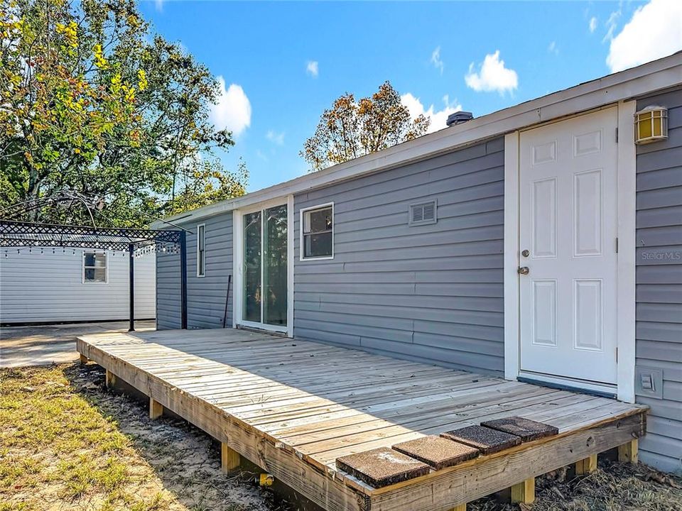 For Sale: $230,000 (3 beds, 2 baths, 1144 Square Feet)