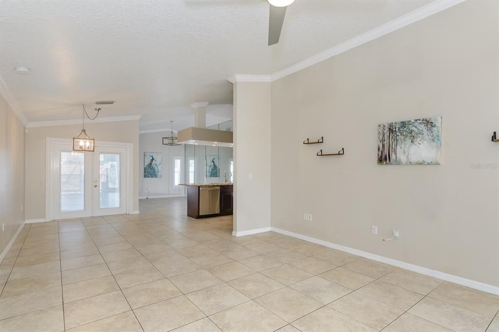 En Venta: $499,900 (3 camas, 2 baños, 1738 Pies cuadrados)