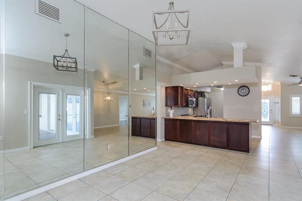 En Venta: $499,900 (3 camas, 2 baños, 1738 Pies cuadrados)