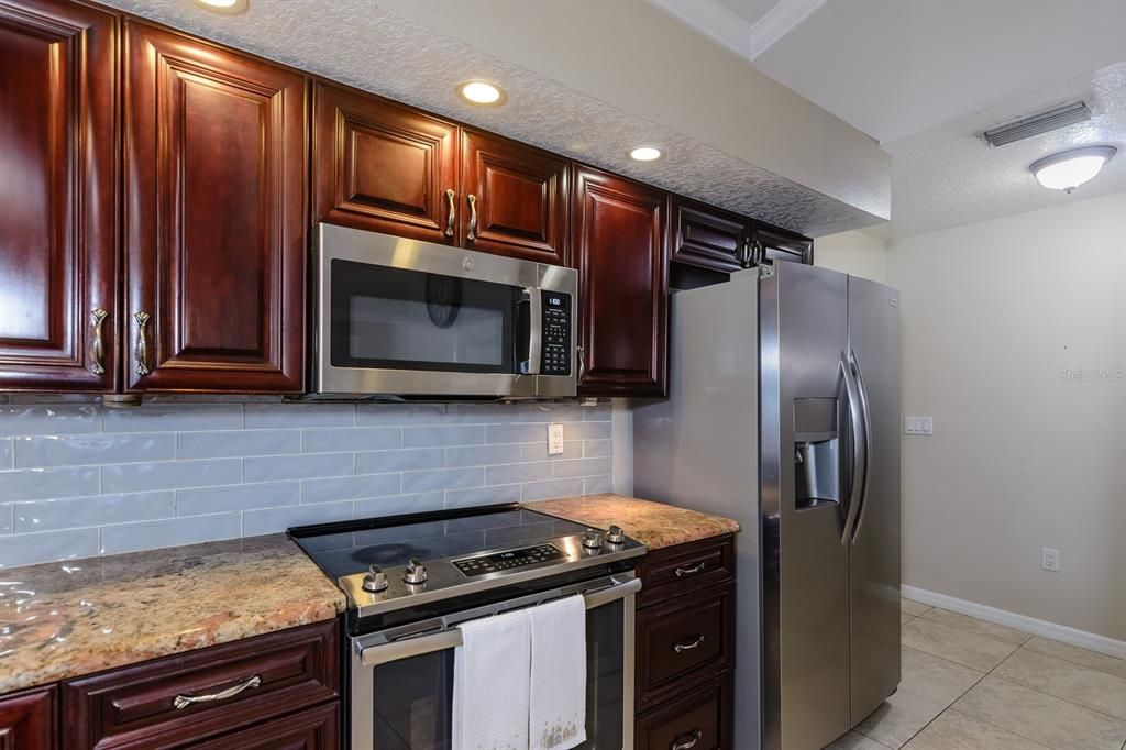 En Venta: $499,900 (3 camas, 2 baños, 1738 Pies cuadrados)