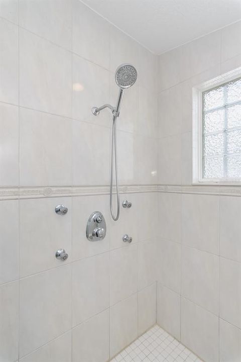 En Venta: $499,900 (3 camas, 2 baños, 1738 Pies cuadrados)