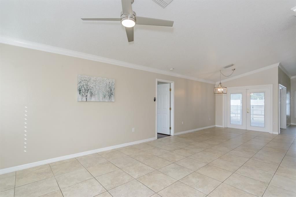 En Venta: $499,900 (3 camas, 2 baños, 1738 Pies cuadrados)