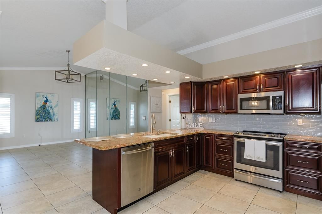 En Venta: $499,900 (3 camas, 2 baños, 1738 Pies cuadrados)