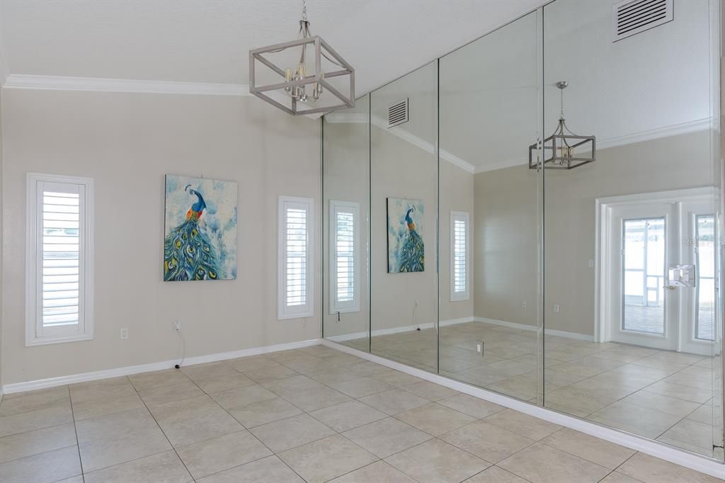 En Venta: $499,900 (3 camas, 2 baños, 1738 Pies cuadrados)