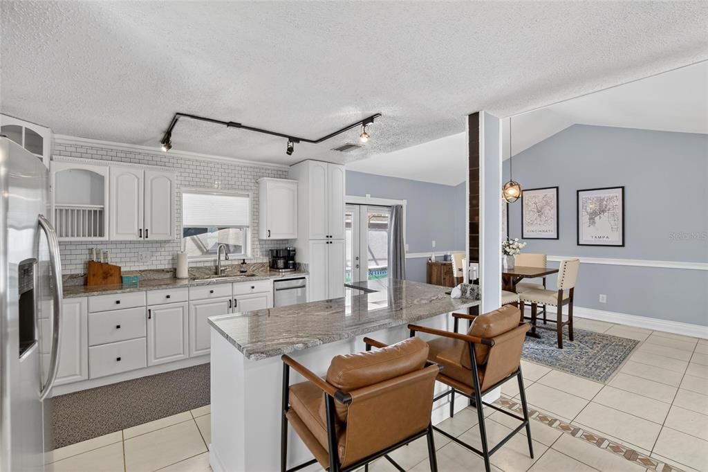 На продажу: $443,000 (3 спален, 2 ванн, 1397 Квадратных фут)