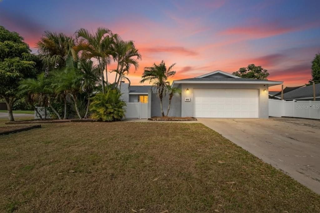 На продажу: $443,000 (3 спален, 2 ванн, 1397 Квадратных фут)