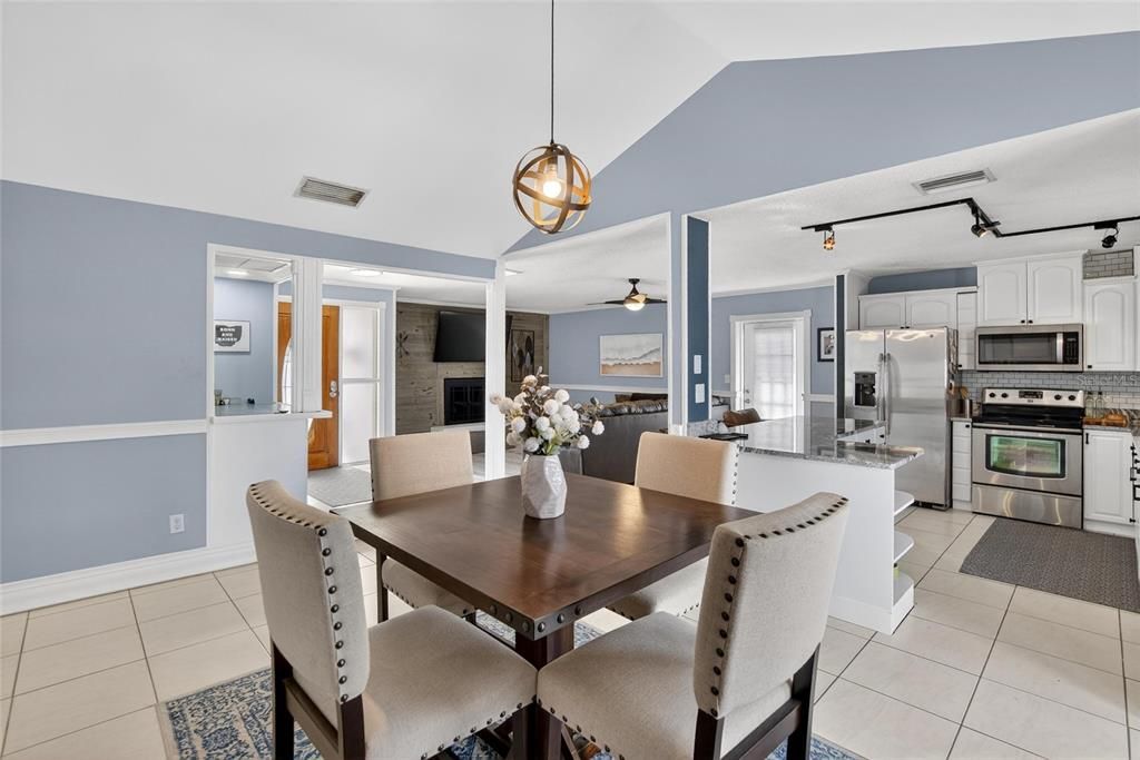 На продажу: $443,000 (3 спален, 2 ванн, 1397 Квадратных фут)