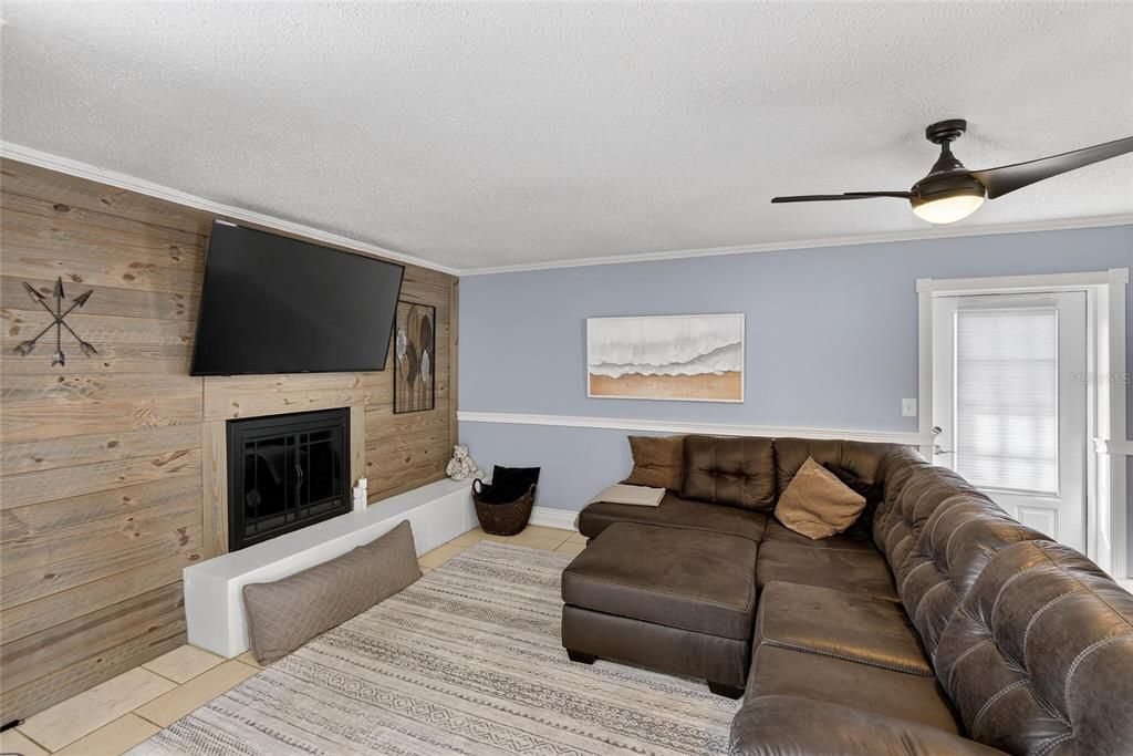 На продажу: $443,000 (3 спален, 2 ванн, 1397 Квадратных фут)