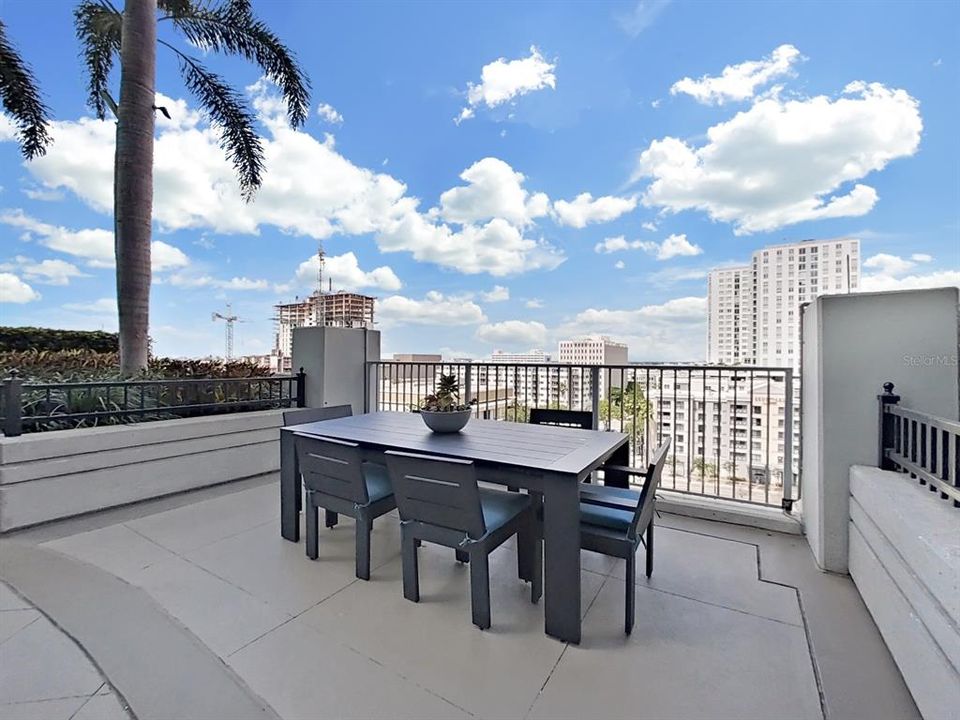 For Rent: $3,500 (2 beds, 2 baths, 1250 Square Feet)