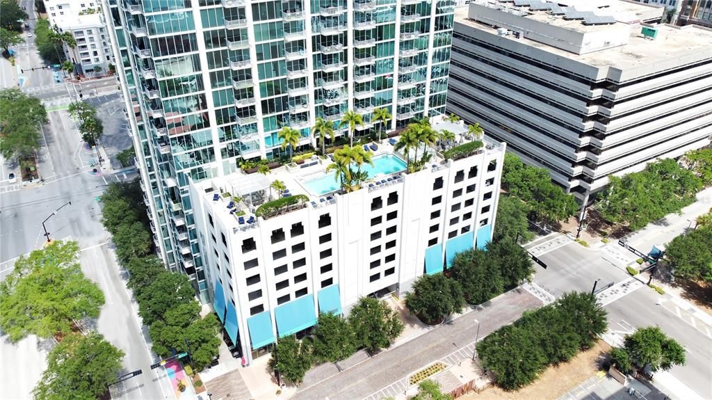 For Rent: $3,500 (2 beds, 2 baths, 1250 Square Feet)