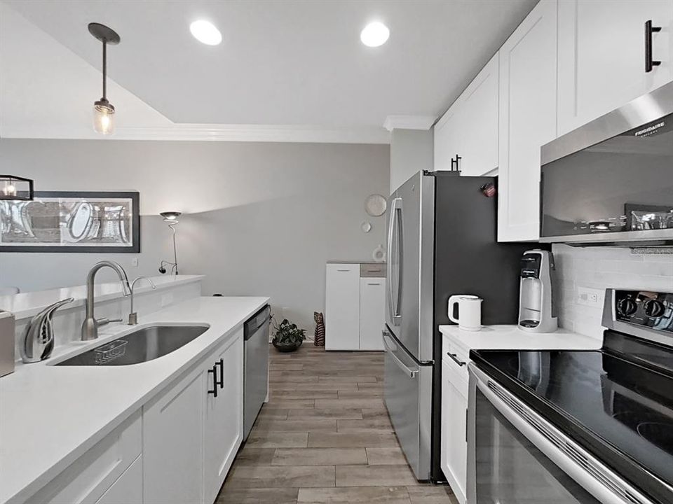 For Rent: $3,500 (2 beds, 2 baths, 1250 Square Feet)