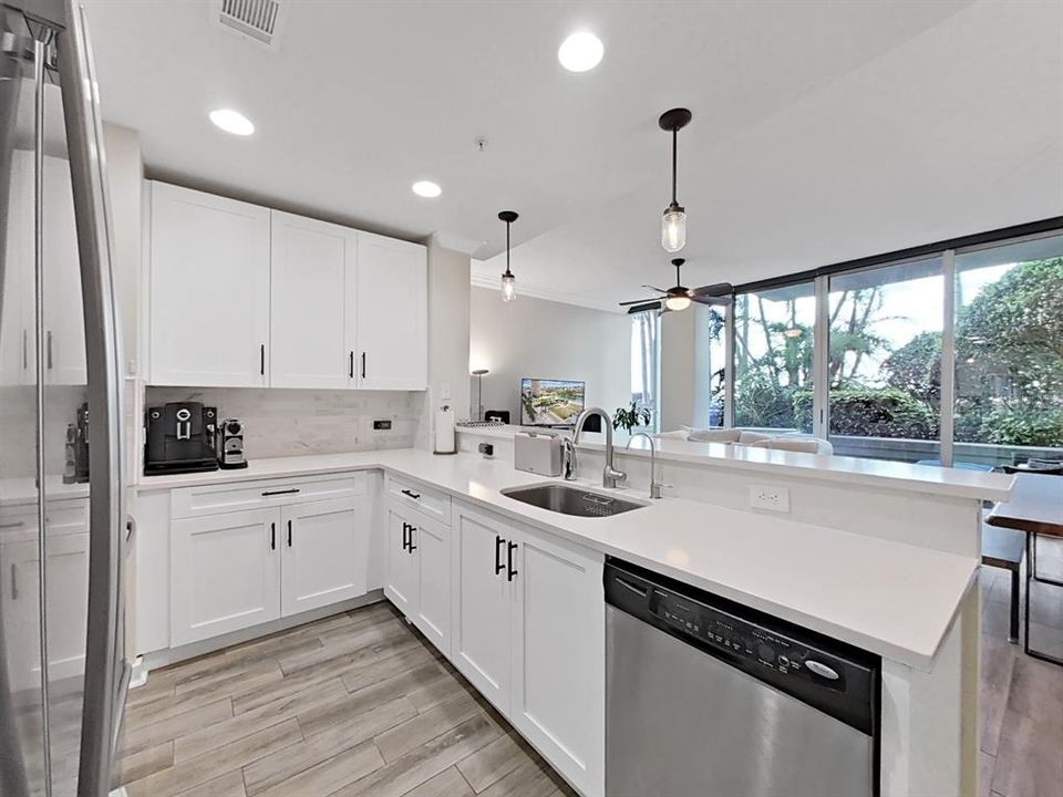 For Rent: $3,500 (2 beds, 2 baths, 1250 Square Feet)