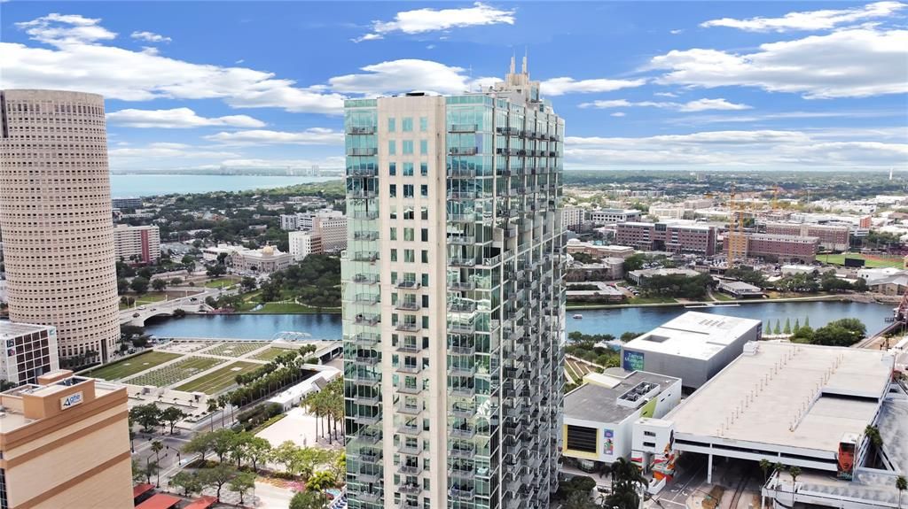 For Rent: $3,500 (2 beds, 2 baths, 1250 Square Feet)