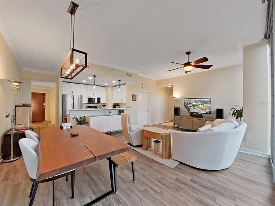 For Rent: $3,500 (2 beds, 2 baths, 1250 Square Feet)